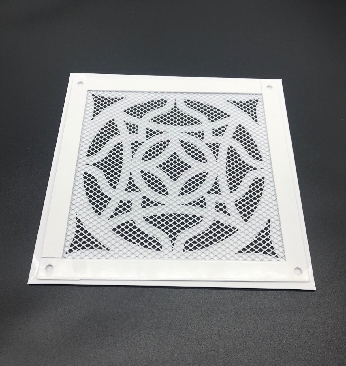 Решетка стальная на магнитах РП Восток-170 сетка, белая